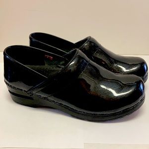 Black Patent leather Sanita clogs